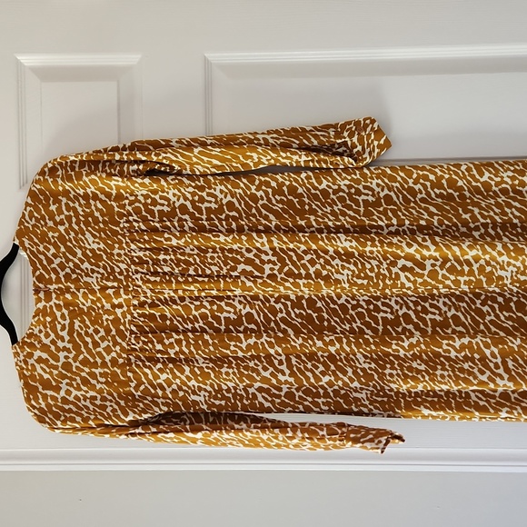 Mid Length Dress - Picture 5 of 6